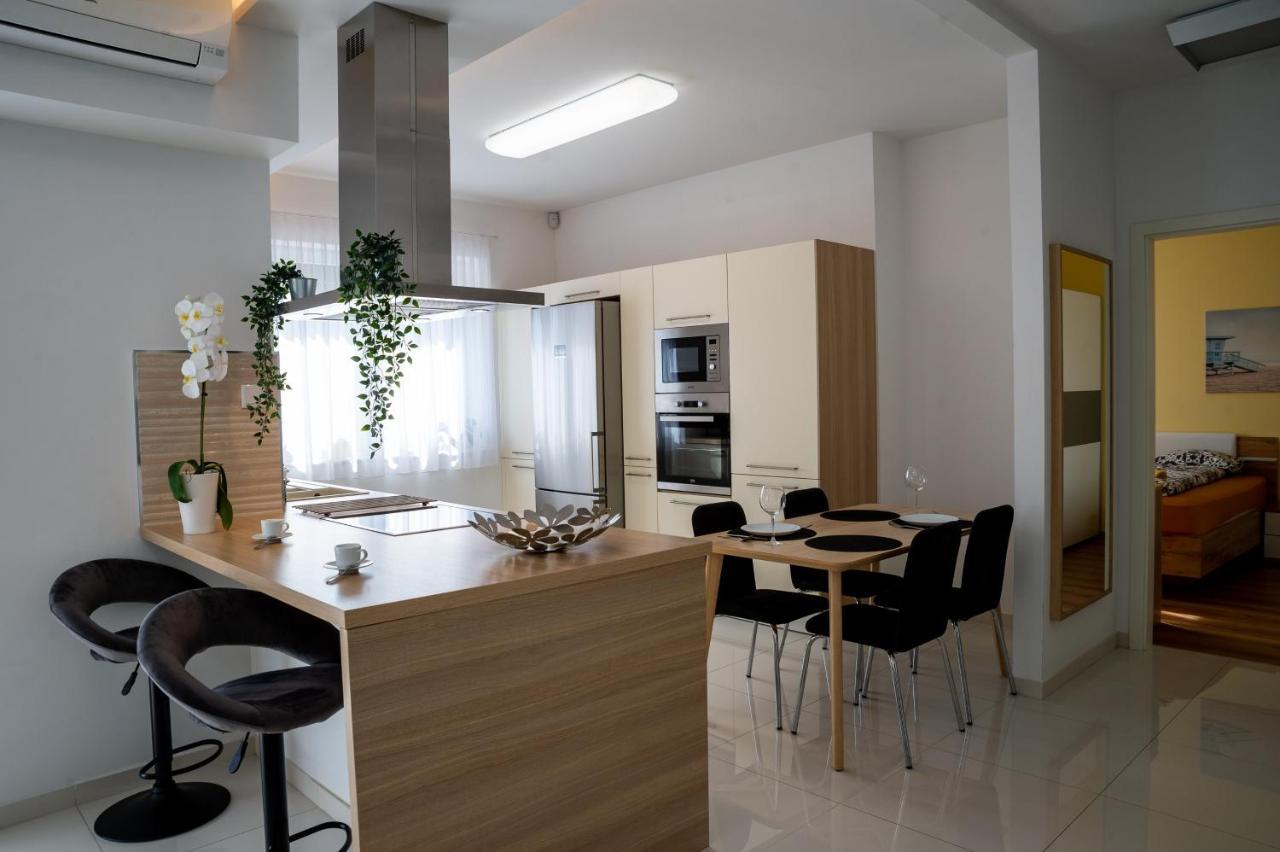 Sunshine Apartman With Free Parking Gyor Luaran gambar