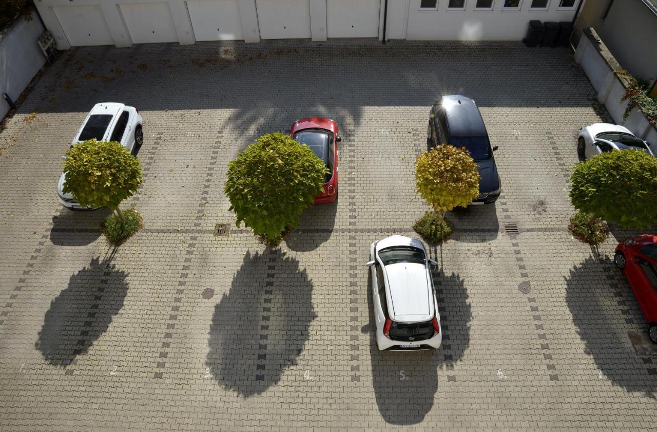 Sunshine Apartman With Free Parking Gyor Luaran gambar